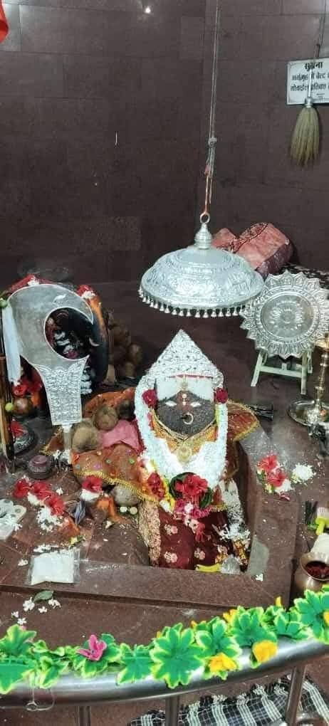 (धमतरी )शीतला शक्ति पीठ सिहावा में आस्था के दीप जगमगा रहे