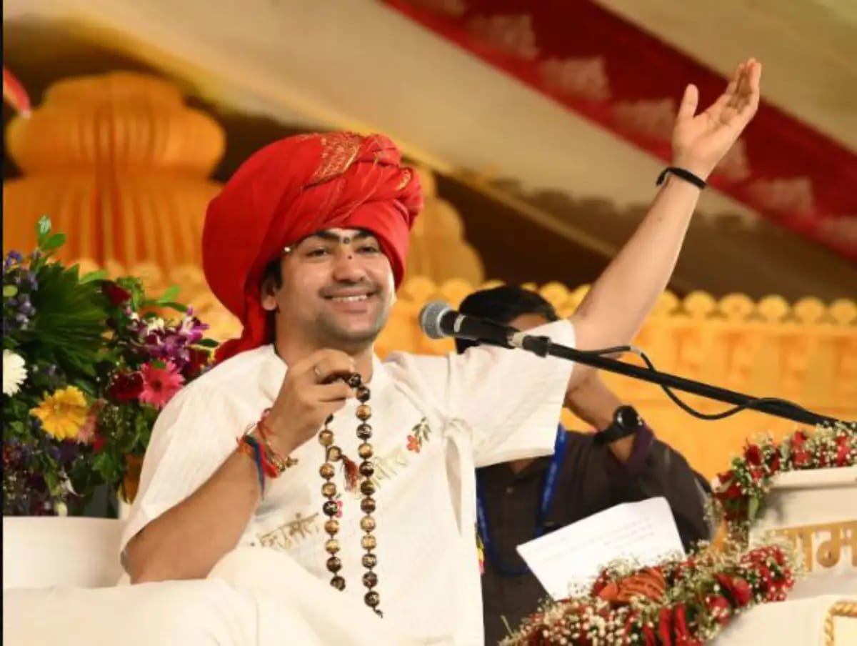 (रायपुर) कैम्ब्रिज में अलौकिक शक्तियों पर अध्ययन करेंगे पं. धीरेंद्र शास्त्री