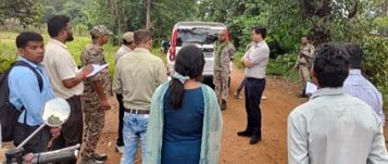 (बीजापुर) कलेक्टर ने भोपालपटनम ब्लॉक में नव स्थापित सुरक्षा कैम्प चिल्लामरका का लिया जायजा