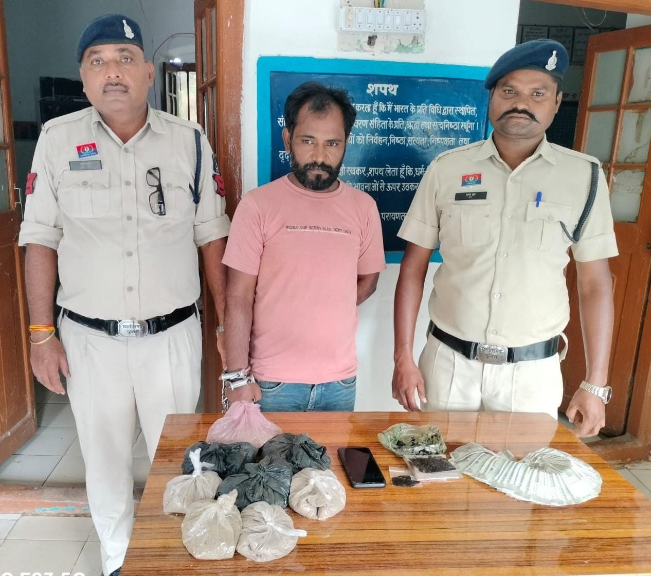 (बलौदा बाजार) अवैध मादक पदार्थ अफीम एवं डोडा के साथ 01 आरोपी को किया गया गिरफ्तार