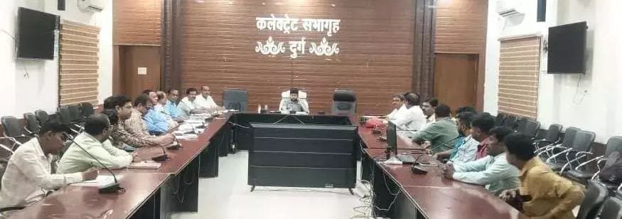 (दुर्ग) कलेक्टर अभिजीत सिंह ने की पीएम सूर्यघर योजना की प्रगति की समीक्षा