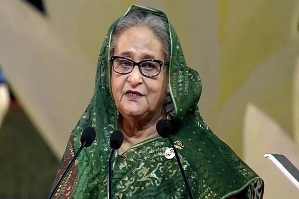 शेख हसीना के खिलाफ गिरफ्तारी वॉरंट जारी, भारत की शरण में हैं पूर्व बांग्लादेशी पीएम