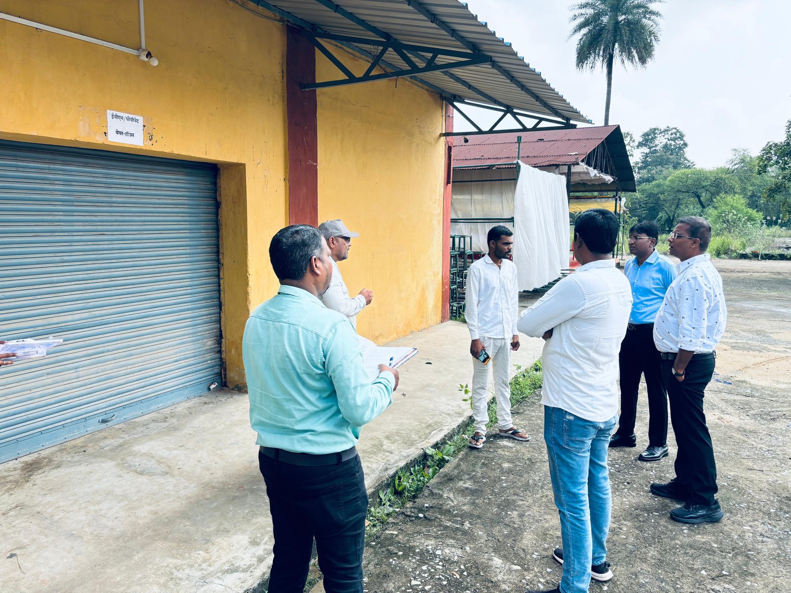 (सारंगढ़ बिलाईगढ़) कलेक्टर एवं राजनीतिक दल के प्रतिनिधियों ने किया ईवीएम का त्रैमासिक निरीक्षण*ल