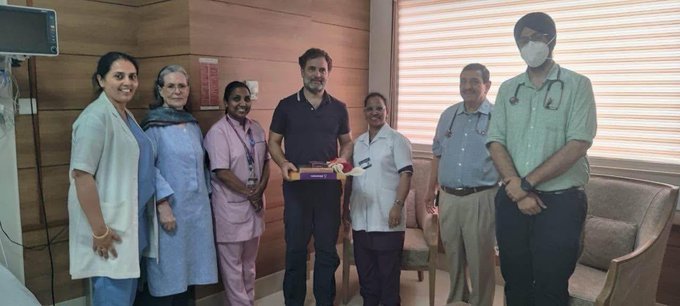 सोनिया गांधी सर गंगाराम अस्पताल से हुईं डिस्चार्ज, राहुल गांधी मां को लेने पहुंचे