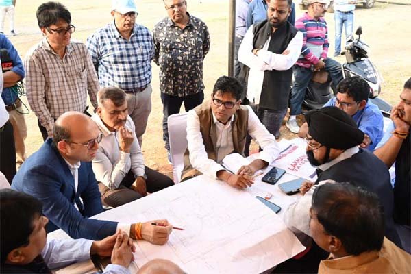 (रायपुर) कलेक्टर ने विकसित भारत संकल्प यात्रा के आयोजन की तैयारी की ली बैठक