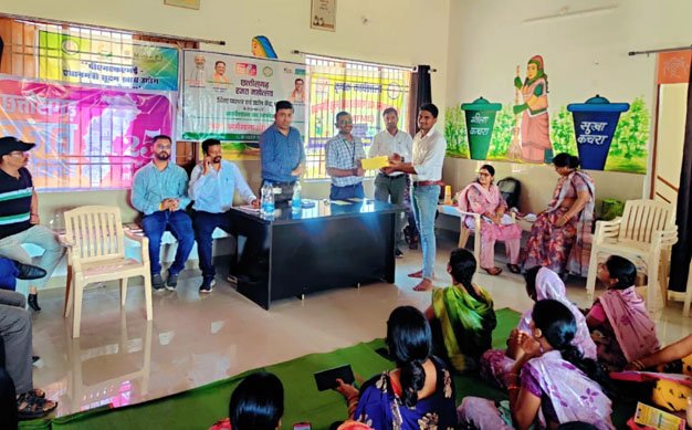(धमतरी) ग्राम करेलीबड़ी में एक दी दिवसीय उद्यमी कार्यशाला एवं ऋण वितरण कैंप