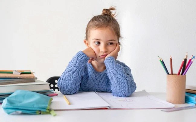 ﻿आपके बच्चे का भी पढ़ाई में नहीं लगता मन? ये 5 काम करने से बदलेगी आदत