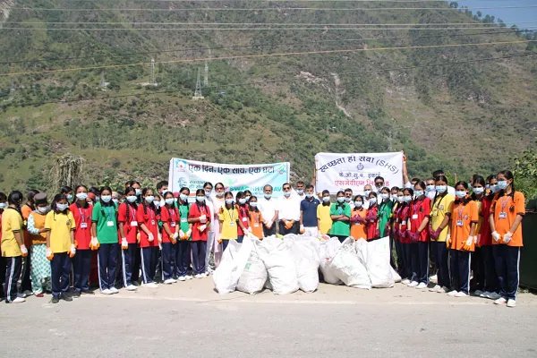 नाथपा झाकड़ी हाइड्रो पॉवर स्टेशन द्वारा स्वच्छता ही सेवा अभियान के अंतर्गत एक दिन, एक साथ, एक घंटा सफाई अभियान का आयोजन
