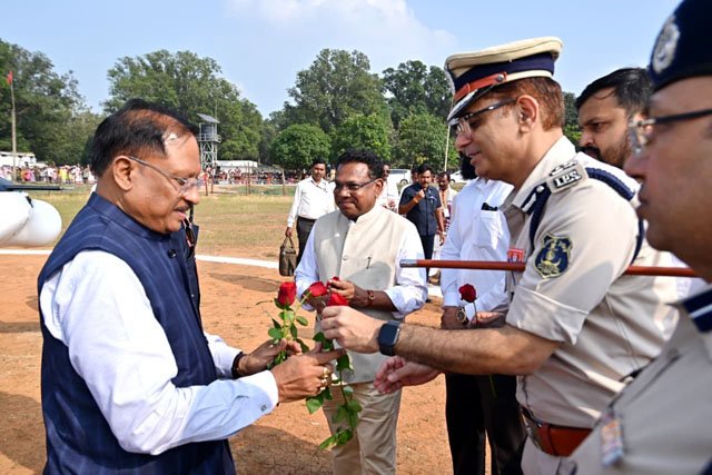 (जशपुरनगर) मुख्यमंत्री साय ग्राम कण्डोरा पहुंचे, हुआ आत्मीय स्वागत
