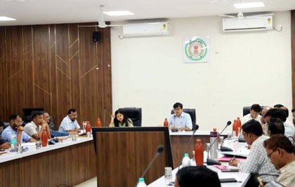 (बीजापुर) साप्ताहिक समय सीमा बैठक में विकास योजनाओं की समीक्षा