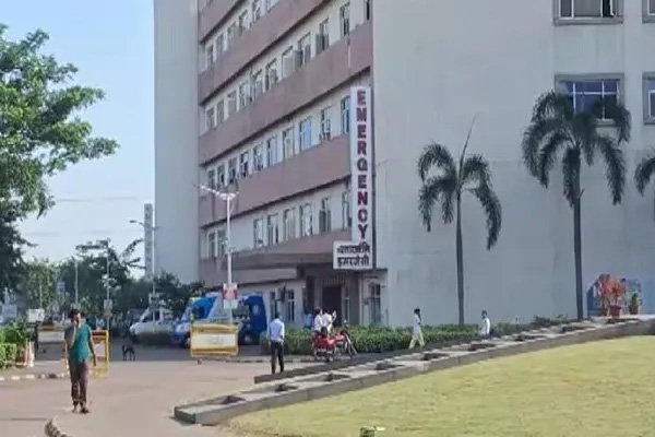 प. बंगाल में MBBS स्टूडेंट से गैंगरेप केस में 3 अरेस्ट, पुलिस ने मोबाइल नेटवर्क ट्रैक कर दबोचे आरोपी