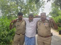 गौ तस्करों और पुलिस के बीच मुठभेड़, 2 सगे भाइयों को लगी गोली