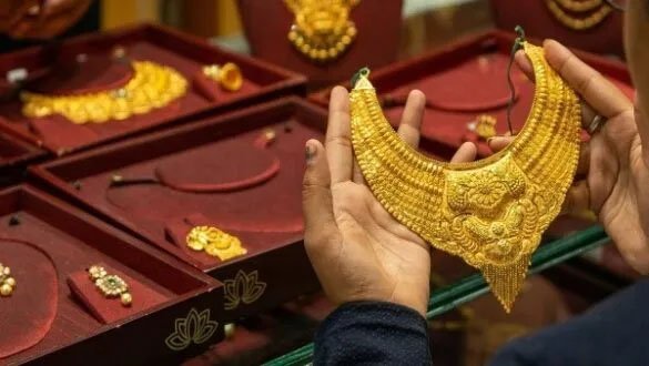 10 हजार रुपए महंगा हो सकता है सोना, बन रहे हैं ऐसे हालात