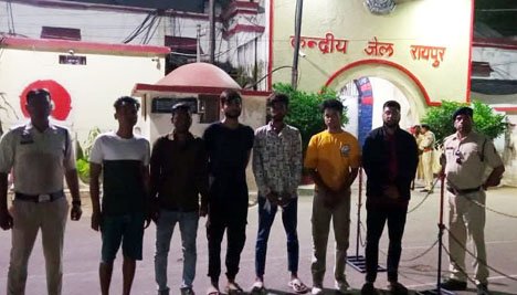 (रायपुर) साईंस कॉलेज छात्रावास में घूसकर बलवा करने वाले 6 आरोपी गिरफ्तार