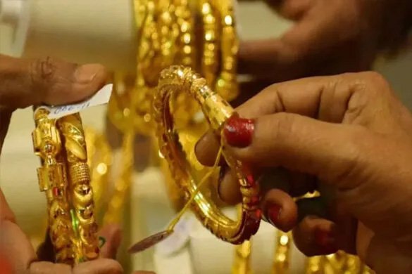 बाजार खुलते ही सोने-चांदी ने तोड़े रिकॉर्ड, कीमतें आसमान पर; जानें आज के भाव