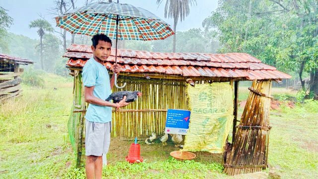 (सुकमा) सुकमा में किसानों को मिला हस्तनिर्मित पोल्ट्री शेड का लाभ