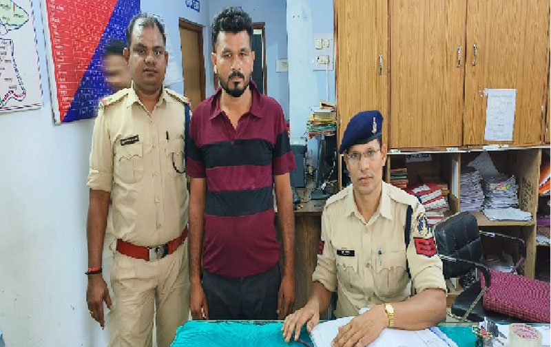 (मुंगेली-रायपुर) 3 सटोरियों के साथ 7 शराब कोचिया गिरफ्तार