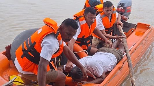 (महासमुंद) बाढ़ आपदा से निपटने हेतु आछोल-समोदा तट पर