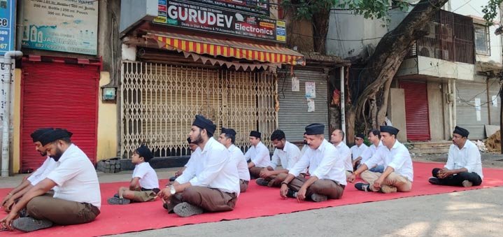 (रायपुर) राष्ट्रीय स्वयंसेवक संघ माधव नगर जोरापारा बस्ती ने शताब्दी वर्ष पर मनाया विजयदशमी उत्सव
