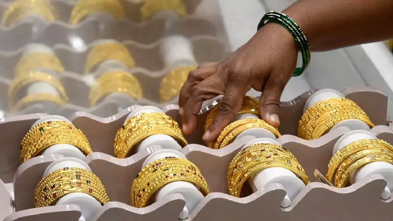 बजट के बाद सर्राफा बाजार धड़ाम, 68 हजार हुआ सोना, 3000 रुपये सस्ती हुई चांदी