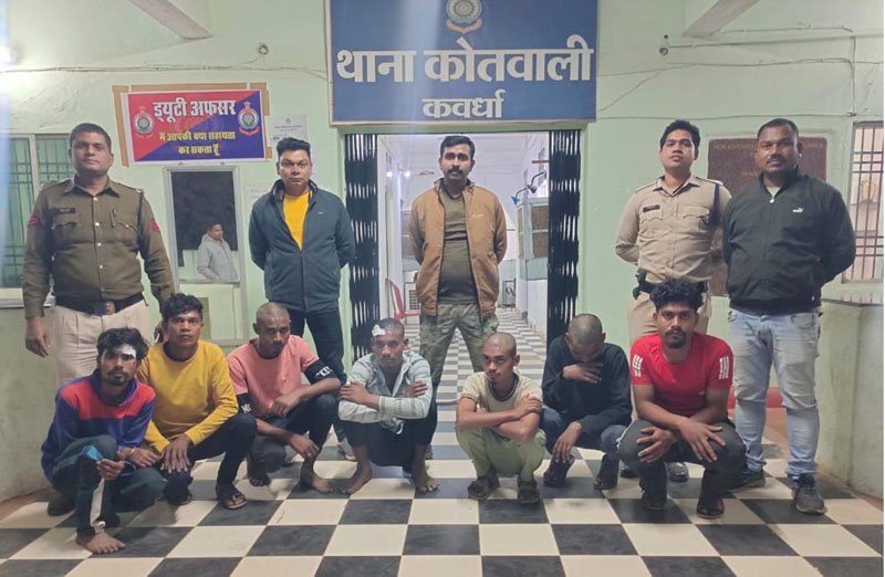 (कवर्धा-रायपुर) मिनीमाता चौक में उपद्रव कर रहे युवकों को पुलिस ने किया गिरफ्तार  