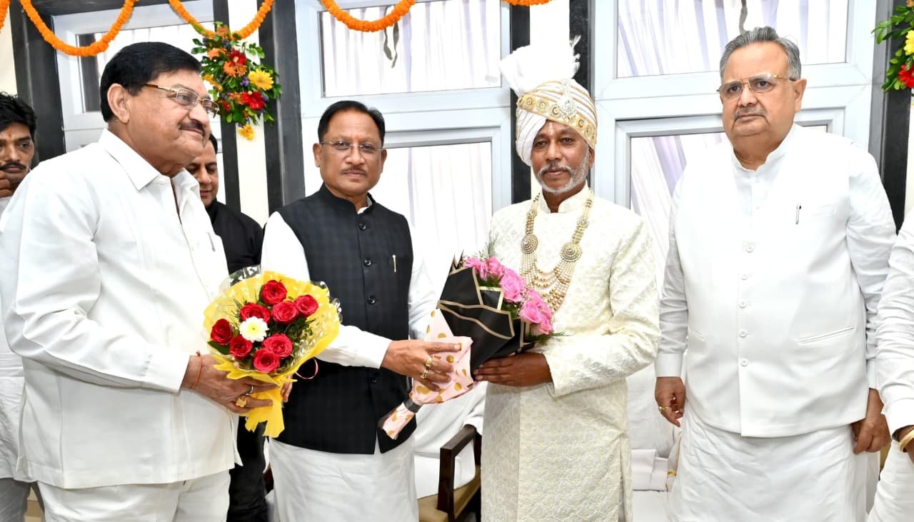 (रायपुर) मुख्यमंत्री श्री साय गुरु खुशवंत साहेब के गृहप्रवेश कार्यक्रम में हुए शामिल