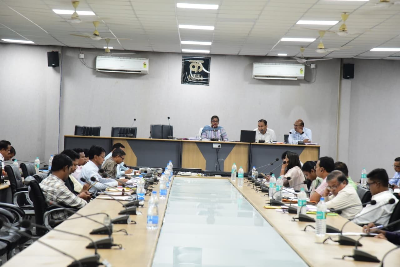 (कोण्डागांव, )  धान खरीदी और राज्योत्सव की तैयारी को लेकर दिए दिशा-निर्देश