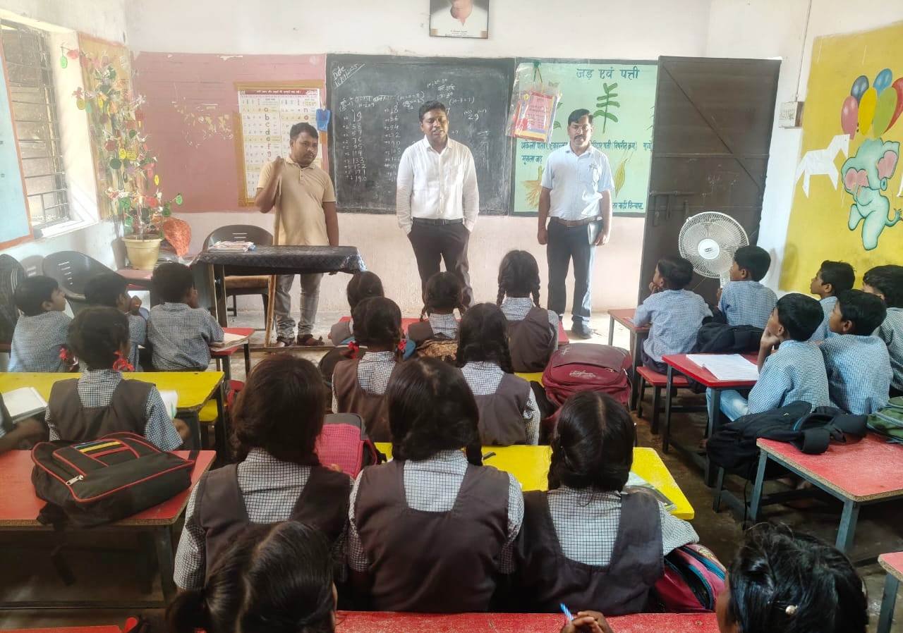 (एमसीबी) एसडीएम ने पाराडोल एवं बड़काबहरा के स्कूलों का किया औचक निरीक्षण

