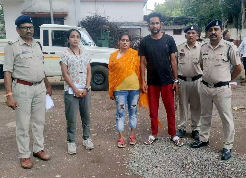 (रायपुर) जानलेवा हमला कर युवक से लूट के मामले में फरार दंपत्ति गिरफ्तार