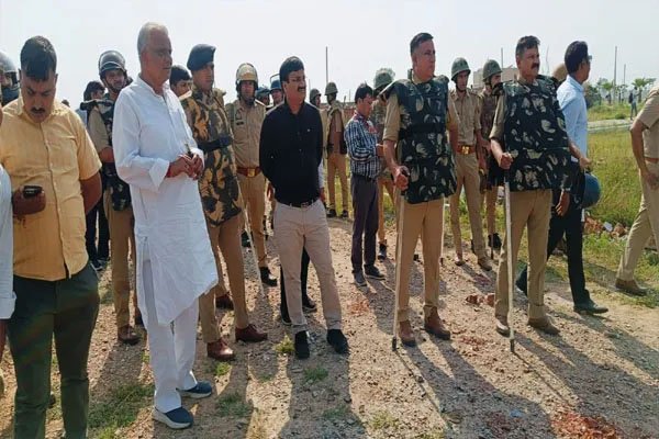 यीडा ने अलीगढ़ में चलाया अतिक्रमण हटाओ अभियान, 1200 करोड़ की अधिसूचित भूमि कराई मुक्त