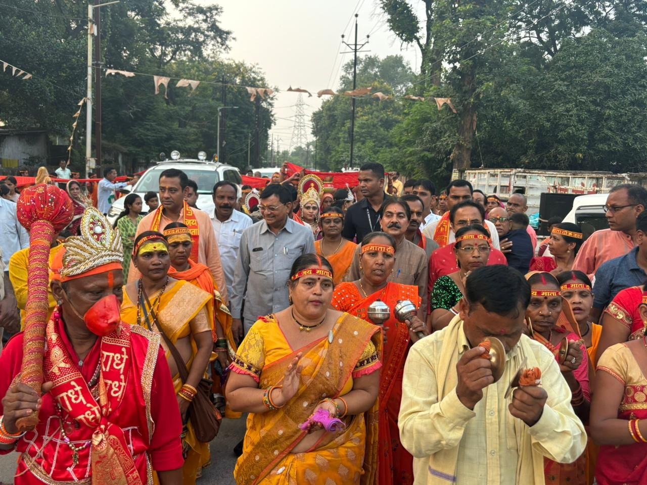(कोरबा) मंत्री देवांगन चुनरी यात्रा में हुए सम्मिलित, पंडालों में टेका मत्था, डांडिया उत्सव में मातृ शक्ति से लिया आशीर्वाद