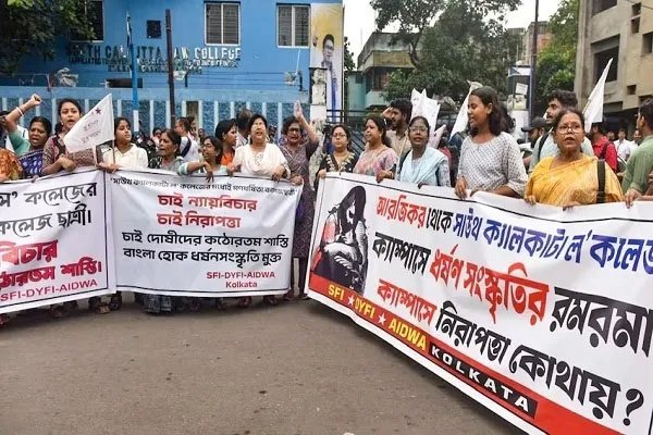 कोलकाता रेप केस : एक नहीं दो आरोपियों ने अपने फोन से बनाया था वीडियो, बोले-ब्लैकमेल करने के लिए किया था ऐसा