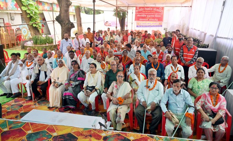 (जगदलपुर) अंतरराष्ट्रीय वृद्धजन दिवस पर 400 वृद्धजनों का सम्मान, स्वास्थ्य परीक्षण भी हुआ