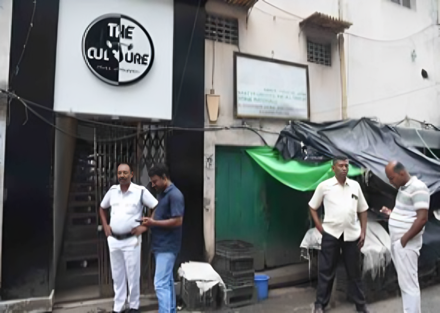 गुलशन कॉलोनी के बाद अब चारु मार्केट के एक जिम में गोलीबारी