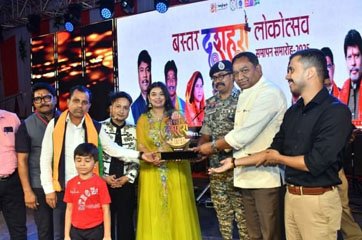 (जगदलपुर) लालबाग मैदान में गूंजी पवनदीप और चेतना की आवाज, जनजातीय संस्कृति ने मन मोहा