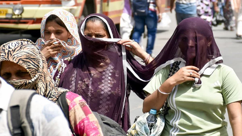 कई राज्यों में गर्मी का प्रकोप जारी, दक्षिण में भीषण बारिश का अलर्ट