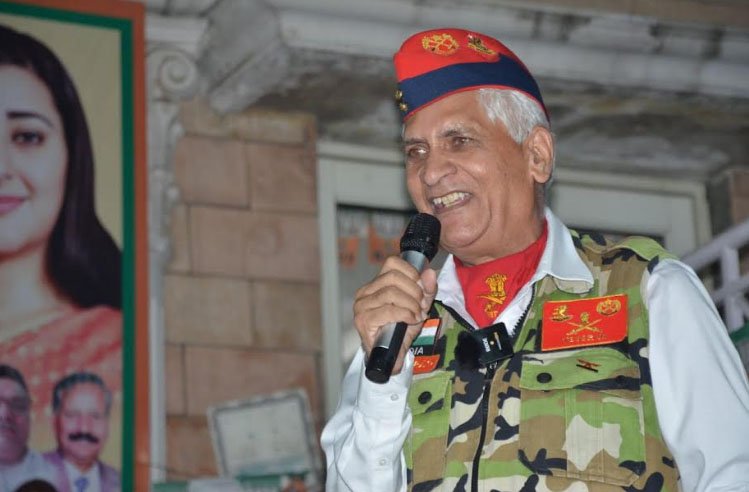 श्याम जाजू ने शटल सेवा और पुस्तक का किया शुभारंभ