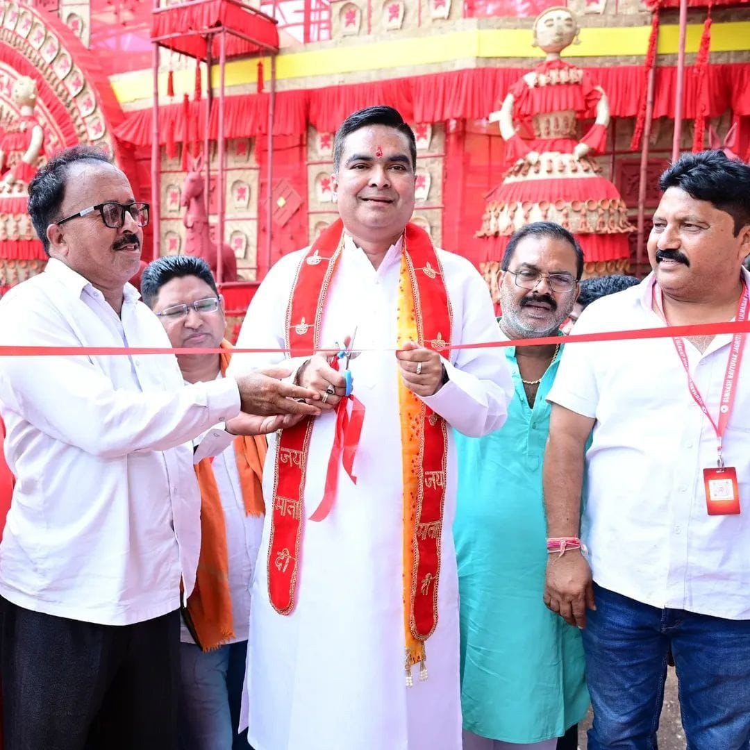 लालमैदान में विधायक रिकेश सेन ने दी प्रथम डोमशेड की सौगात