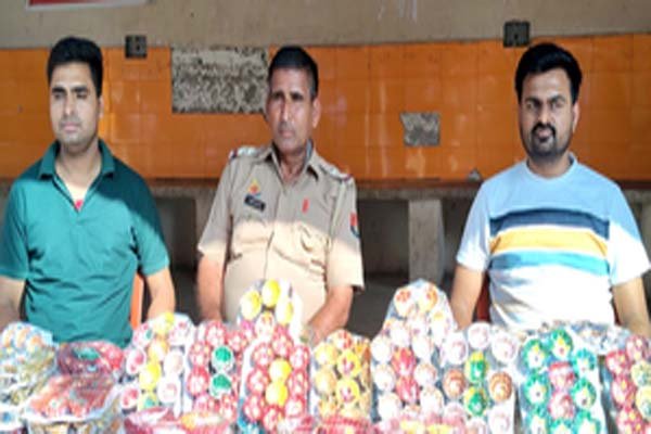 अलीगढ़ में महिला कैदियों के बनाए दीये अब नमो एप पर भी आएंगे नजर