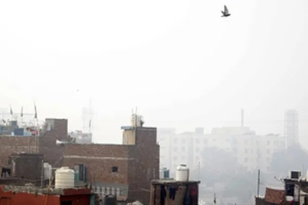 Diwali से पहले ही वायु प्रदूषण खतरनाक स्तर के पार, इन इलाकों में हाल बेहद खराब