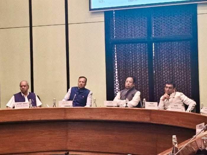 (नई दिल्ली / रायपुर) शिक्षा राष्ट्र के भविष्य की नींव: बृजमोहन अग्रवाल