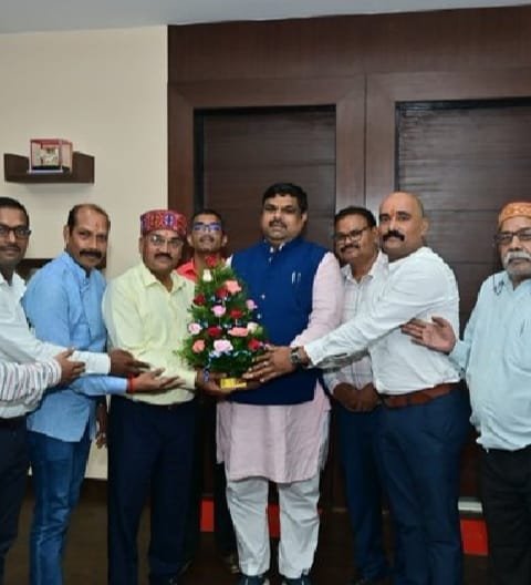 (रायपुर) स्काउड एंड गाइड के नवनियुक्त राज्य सचिव से शिक्षा मंत्री की मुलाकात