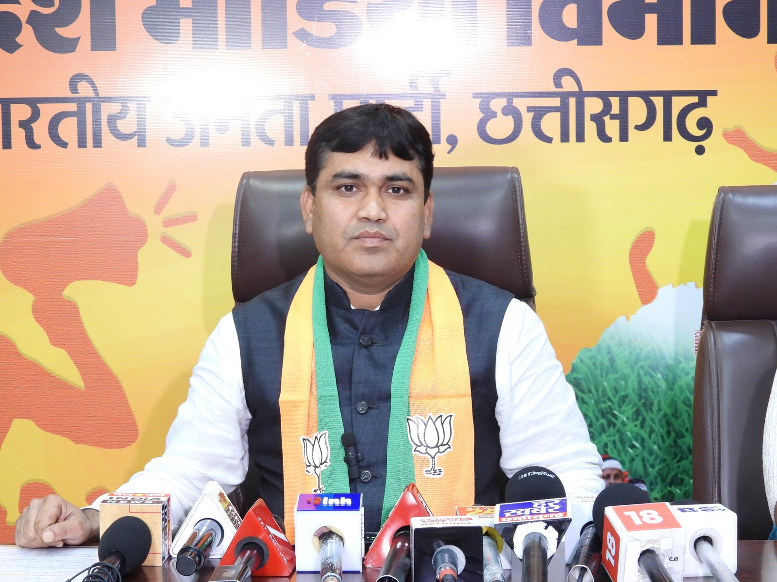 (रायपुर) कांग्रेस का हाथ उनके पार्टी के भीतर के अपराधियों के साथ - डॉ. नवीन मार्कण्डेय
