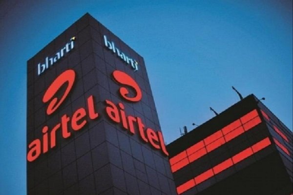 Jio के बाद अब Airtel ने भी ग्राहकों को दिया झटका, 21% तक महंगे किए सभी प्लान- देखें नए Rate