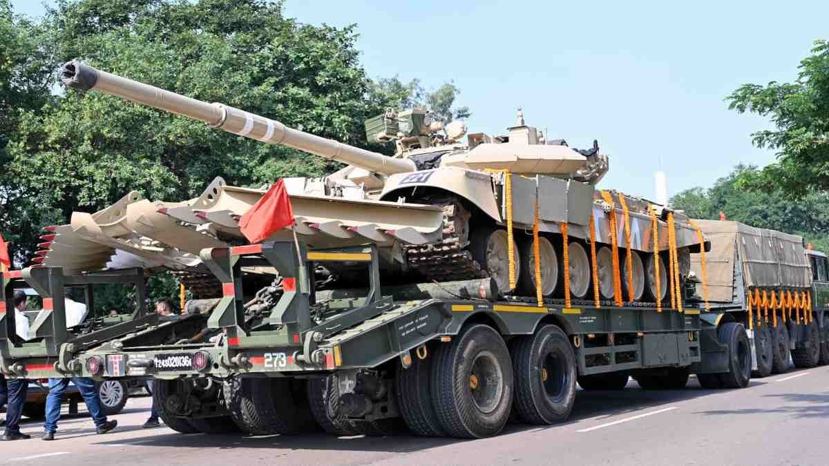 (रायपुर) भारतीय सेना का भीष्म टी-90 टैंक पहुंचा, सैन्य शक्ति प्रदर्शन की तैयारियाँ