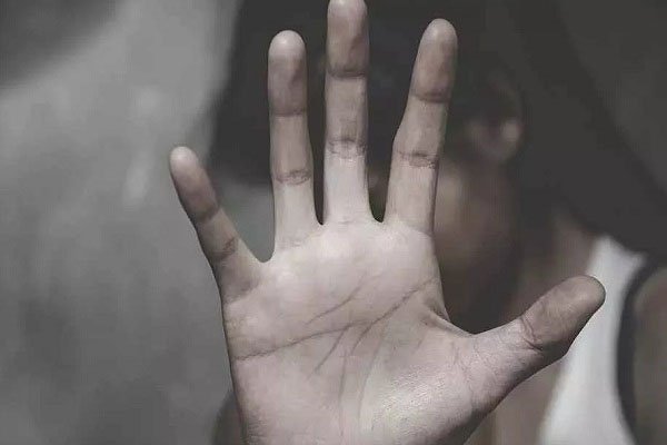 हैवानियत: रेप के बाद महिला को लगाई आग, आधा जला हुआ अर्धनग्न शव मिलने से माहौल तनावपूर्ण