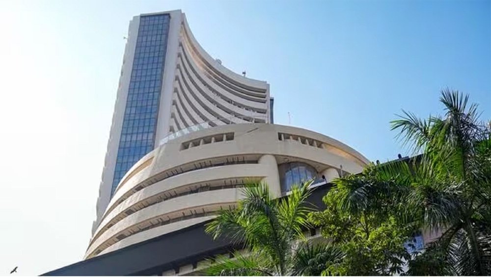 शेयर बाजार की मजबूत शुरुआत, निफ्टी 25,100 के ऊपर