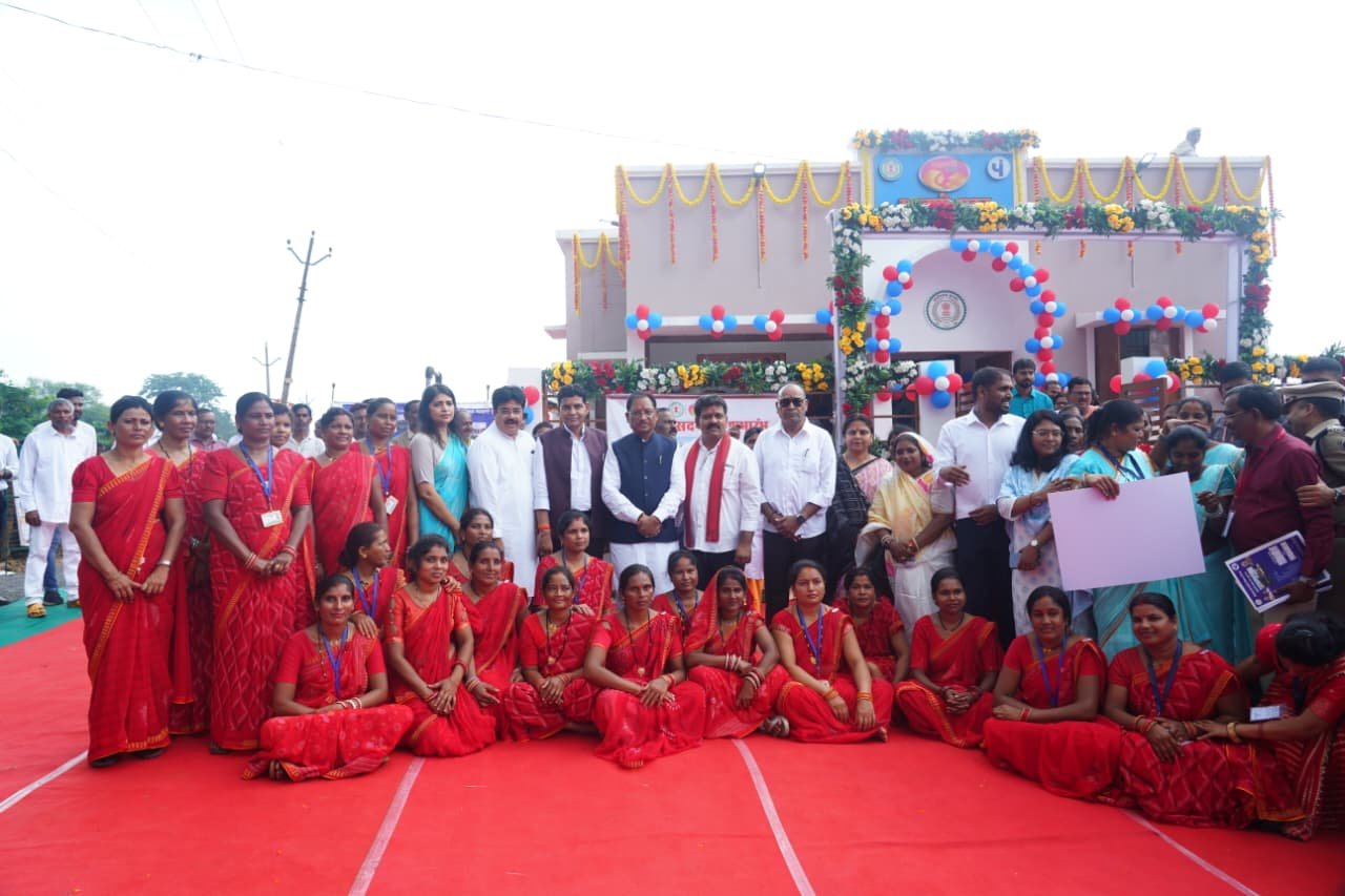  (धमतरी)मुख्यमंत्री  साय ने छत्तीसगढ़ के 51 महतारी सदन का वर्चुअल शुभारंभ किया