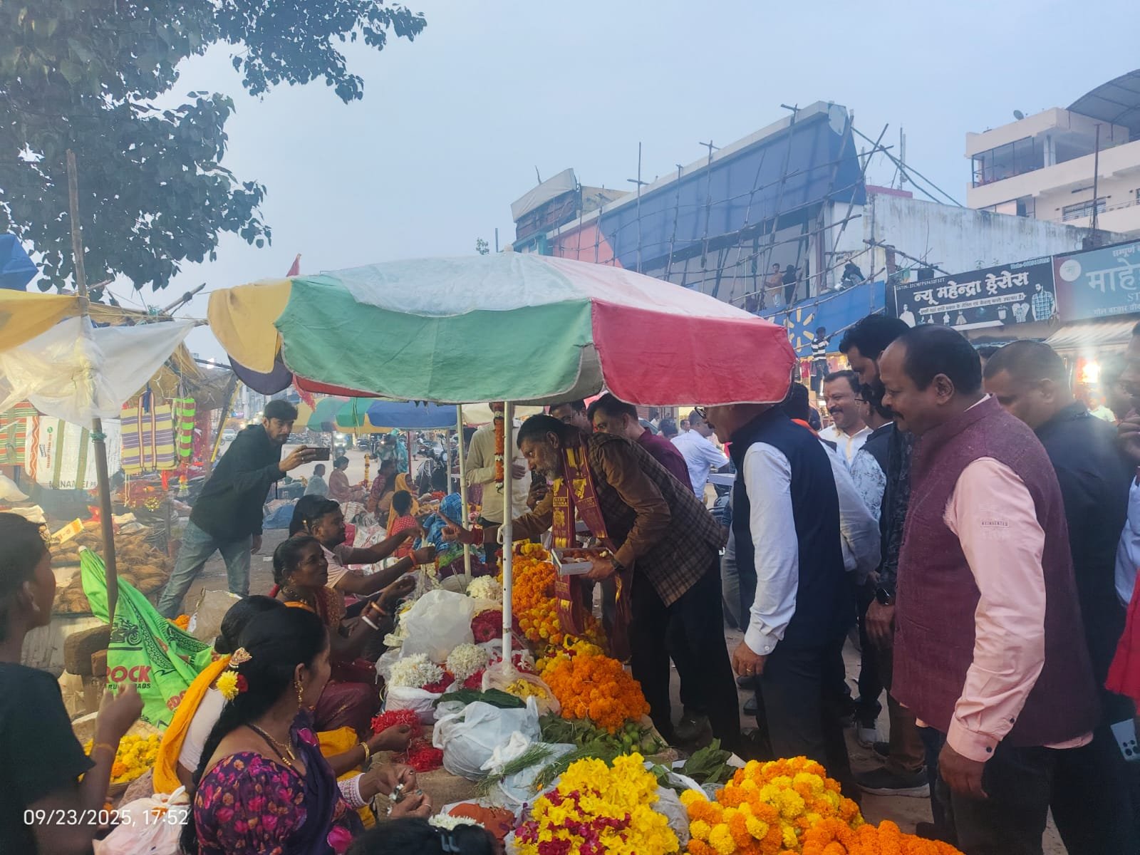 (जगदलपुर) जीएसटी राहत पर जश्न, आतिशबाजी के बीच भाजपा प्रदेश अध्यक्ष व किरण देव का हुआ आत्मीय अभिनंदन