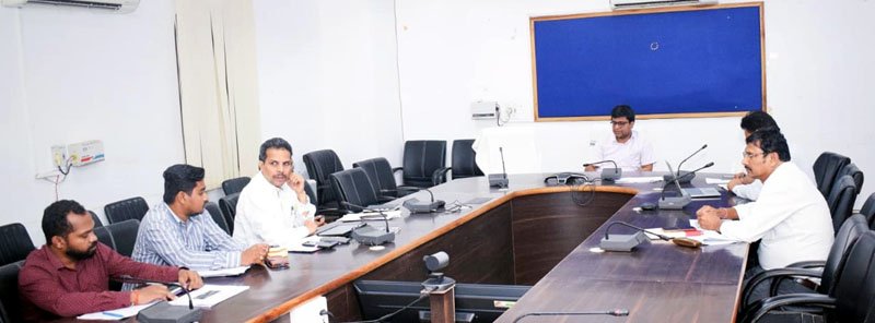 (जशपुर) जिले में संचालित विकास कार्यों को तीव्र गति से पूरा करने कलेक्टर दिए निर्देश